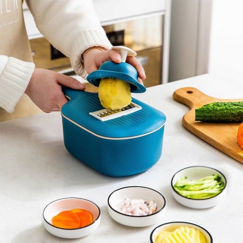 Multifunctional kitchen cutting tool